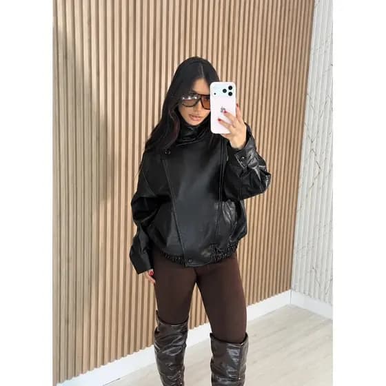 Jaqueta de Couro PU Oversized Feminina Estilosa Quentinha Moda Gringa Blogueira Casaco Jaqueta Larga Couro PU