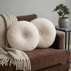 Kit 2 Almofadas Cheias Redondas Boucle Bola 45x45 Com Enchimento Premium Para Sofá Sala Decorativa