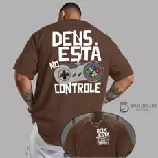 Camiseta Streetwear Camisa 100% Algodão Estampada Deus no Controle Camisa Unissex Premium