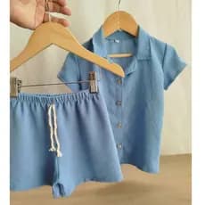 Conjunto Infantil Menino Verão – Camisa com Botões e Gola + Shorts com Elástico