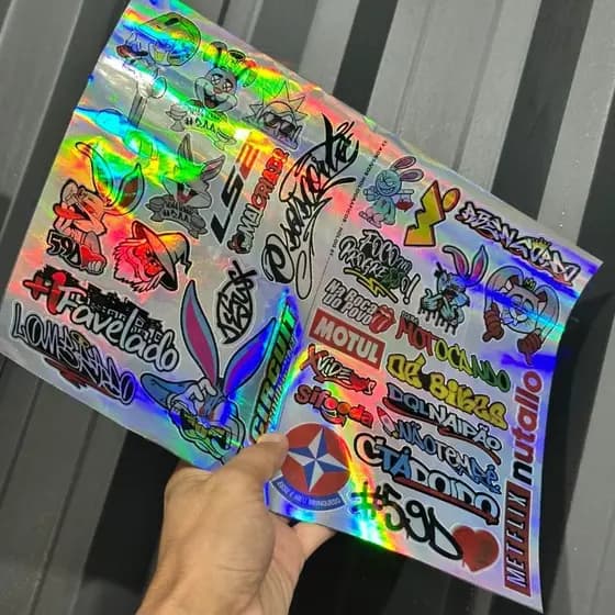 Adesivo Holografico Camaleão Cartela 24x34cm C/ 33 Colantes