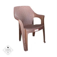 Cadeira de Plástico Reforçada com Braço Rattan Jardim Poltrona Branca Preta Bege Cinza Marrom Lanchonete Entrega Rapida