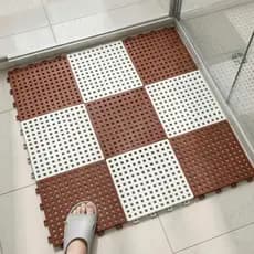 Kit 10 Tapete Piso Estrado Antiderrapante 30x30cm Box Banheiro Piscina Modular Drenante Chuveiro Área Molhada Encaixe