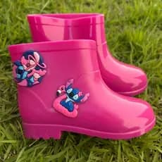 Galocha Infantil Feminina Injetada Botinha de Chuva Personagem Bota Confortável Antiderrapante