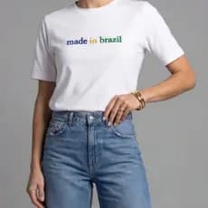 Camiseta Feminina Made In Brazil Estampa Brasil Minimalista Casual Moderna