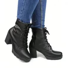 Bota Feminina de Salto Preto Lolla Maria