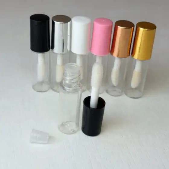 Kit 50 Mini Frasco de Gloss Batom Retoque Refil Tubete Cosmético Viagem Brilho Labial Mimo