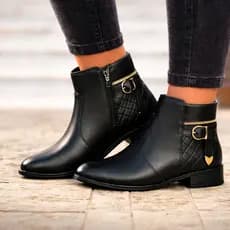 Bota Cano Curto Feminina Detalhe de Coração e Fivela Moda Casual Elegante Com Zíper Salto Baixo 2026