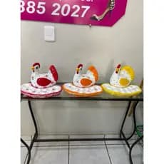 Galinha com porta ovos e saleiro em gesso
