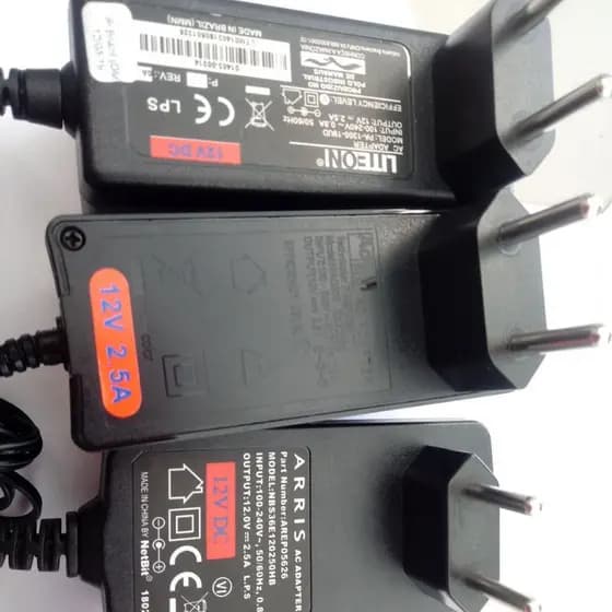fonte 12v 2.5amp plug p4