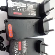 fonte 12v 2.5amp plug p4