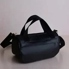 Bolsa Feminina Pequena Premium com Alça Transversal e Forro Aveludado