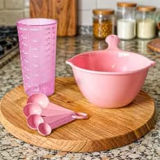 Kit Medidor Cozinha Rosa Transparente Plástico Tigela 1100ml Copo 500ml 4 Colheres Medidoras