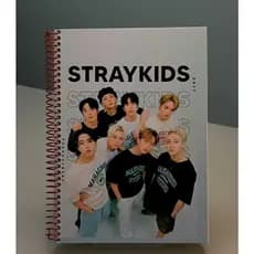 Stray Kids Kpop Caderno A5 (tamanho agenda) 𝟵6 𝗙𝗼𝗹𝗵𝗮𝘀 + Cartela Skzoo