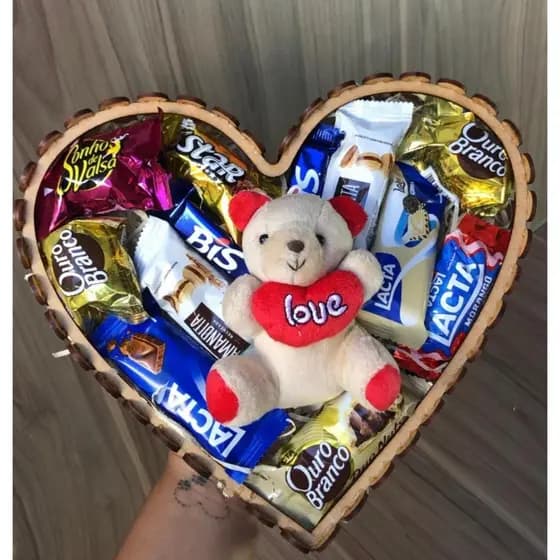 Cesta Coração de Chocolate Presente para Namorada Aniversário para Amigo Pai Mãe lembrancinha