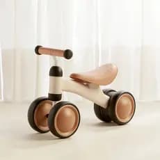 BICICLETA DE EQUILIBRIO 4 RODA BEGE