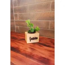VASINHO DECORATIVO COM PLANTINHA ARTIFICIAL.