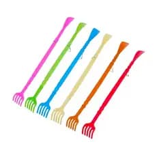Coçador de Costas com Calcador - 2 em 1 - Forma de Mãozinha Coça Costas - 49cm - 1 Unidade