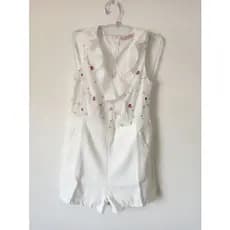 Macaquinho Feminino Shorts Bordado Decote Com Babado Coleção Verão Fashion Malha Crepe