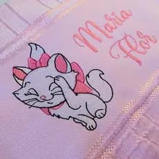 Toalha Bordada Personalizada Gatinha Marrie com Nome para Bebe