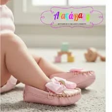 Mocassim Infantil Feminino Bebê Strass Solado Emborrachado com Laço em Fita Delicado Antiderrapante
