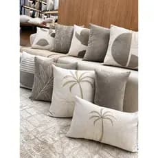 Capa de Almofada em Linho Luxo tons de cinza, 50x50 e 30x50 bordadas com apliques