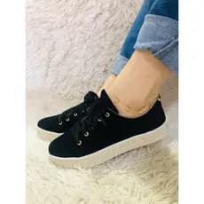 Tênis Feminino Preto com Cadarço e detalhe em Cordas