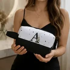 Necessaire Feminina com Alça Personalizada com Inicial Porta Maquiagem Bolsa Viagem Presentes
