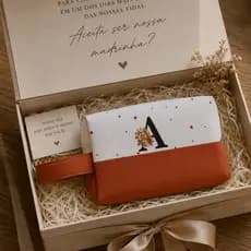 Necessaire Box Com Alça Personalizada Com Inicial Pronta Entrega Necesser Madrinha de Casamento Convite Noiva
