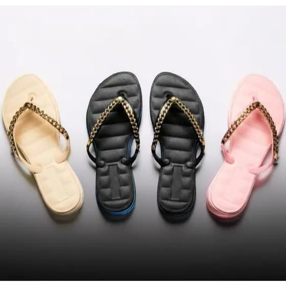 Chinelo Feminino com Tira Dourada – Estilo e Conforto em Qualquer Ocasião | Stefani Berton