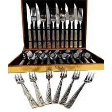 Kit Faqueiro Em Inox Com Detalhes em Dourado 24 Peças + Maleta Dourada + 6 Garfos Sobremesa Talheres