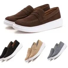 tênis mocassim couro sintetico camurça sola alta estilo e conforto