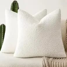 Kit 2 Capas de Almofada Bouclé Premium com Zíper Invisível 45cm x 45cm Toque Extra Macio