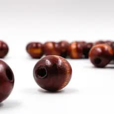 BOLINHA ESFERA FURADA 22MM VERMELHA ARTESANAT DECORACAO 100U