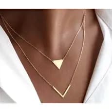 Colar Duplo Feminino Minimalista com Pingentes Geométricos – Triângulo e V Invertido em Dourado