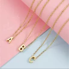 Colar De Letra Inicial nome Dourado/Prata Banhado Ouro 18K Aço Inoxidavel 316L Chocker Corrente Cartier A-W Feminino45Cm