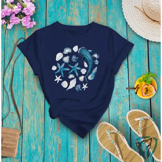 Camiseta Feminina Estampada Oceano Golfinho Conchas E Estrelas - Camisa 100% em Algodão - Envio Imediato - NB the Shirt