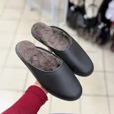 pantufa preta couro chinelo de casa frio inverno antiderrapante  felina masculina