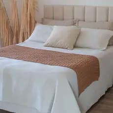 Peseira de Cama Casal em Tricot Manta Trilho Em Tricot  Alta Qualidade losango 180x60cm