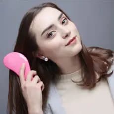Escova Magic Beauty com Efeito Liso Natural e Anti-Frizz – Ideal para Todos os Tipos de Cabelo