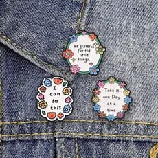 Texto Inspirador Guirlanda Broche UV Moda Acessórios De Roupas Mochila Crachá Jóias Presente