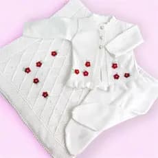 Saída Maternidade Menina Conjunto Bordado - Casaquinho, Calça E Manta Opcional