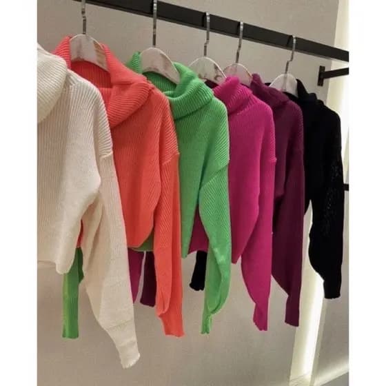 Cropped Feminino de Mousse Tricot Manga Longa Trico Gola Boba