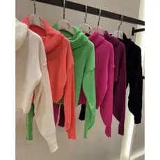 Cropped Feminino de Mousse Tricot Manga Longa Trico Gola Boba