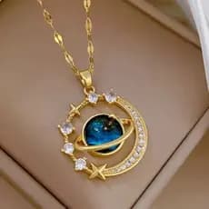 Colar Feminino Planeta e Estrelas Luxo Dourado Brilho Universo Presente Namorada Corrente Pingente