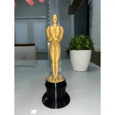 Estatueta de Premiação Dourada para Decoração