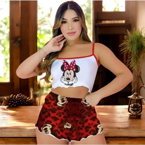 Conjunto Pijama Suede Cropped Alcinha com Estampas de Personagens Estilo Blogueirinha Virginia