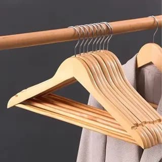 Kit 100 Unidades De Cabide De Madeira Marfim Adulto Gancho Cromado Para Loja de Roupa Antiderrapante