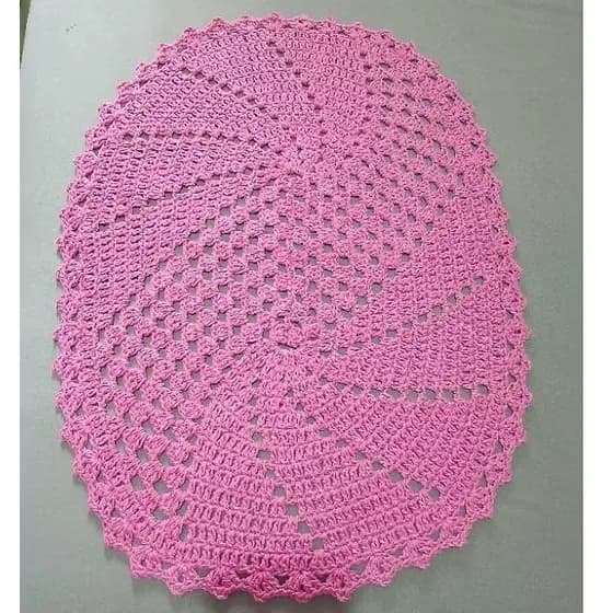 Tapete Crochê Oval Cor Rosa artesanal
