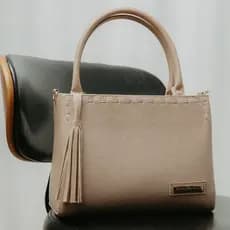 Bolsa Feminina Média Transversal Tiracolo Fechamento Ziper !